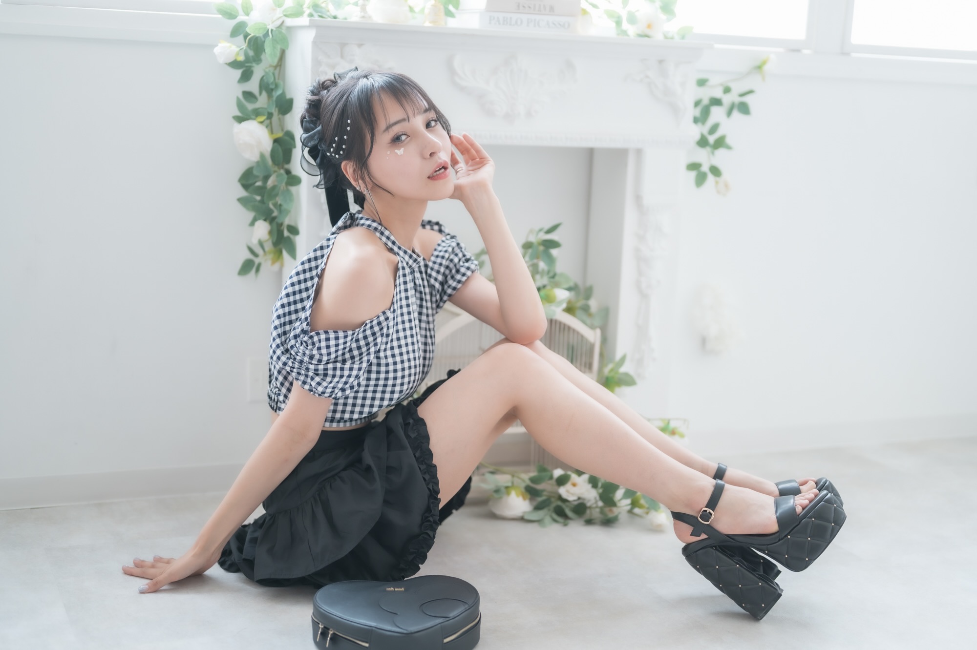 ギンガムチェック×黒フリルスカート