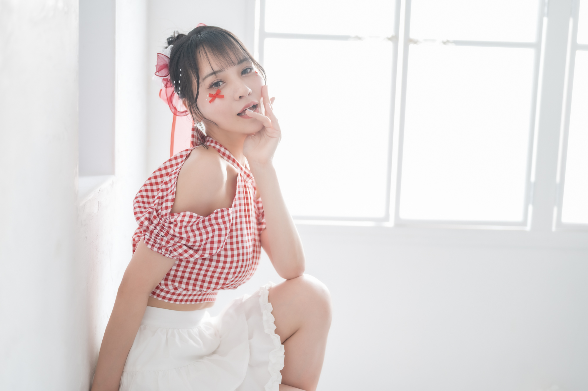 赤ギンガム×白フリルスカート